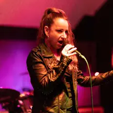 收听 Emma and the Fragments、观看音乐视频、阅读小传、查看巡演日期等 ！