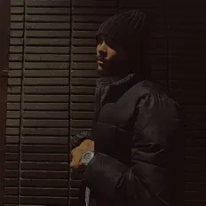 聆聽 2700 Relle、觀看音樂影片、閱讀小傳、查看巡演日期等！