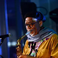 Sipho Mabuseを聴いたり、ミュージックビデオを鑑賞したり、経歴やツアー日程などを確認したりしましょう！