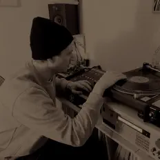 FunkyChildを聴いたり、ミュージックビデオを鑑賞したり、経歴やツアー日程などを確認したりしましょう！