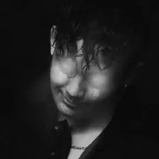 Escucha a ELWOOD, mira vídeos musicales, lee la biografía, consulta fechas de giras y mucho más.