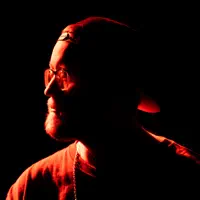 undefinedを聴いたり、ミュージックビデオを鑑賞したり、経歴やツアー日程などを確認したりしましょう！