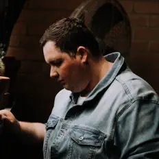 Dengarkan Ryan Daykin, tonton video musik, baca bio, lihat tanggal tur & lainnya!