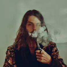 Dr Parnassusを聴いたり、ミュージックビデオを鑑賞したり、経歴やツアー日程などを確認したりしましょう！