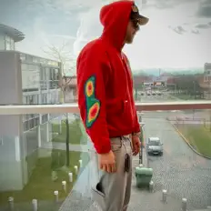 Écoutez Bonga 44, regardez des vidéoclips, lisez la biographie, consultez les dates de tournée et plus encore !