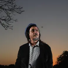 Listen to Meilech Kohn, watch music videos, read bio, see tour dates & more!