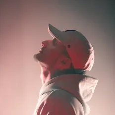 Ascolta Elmo, guarda video musicali, leggi la biografia, vedi le date del tour & altro!