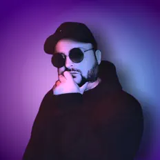 Hör dir Futurezound an, schau dir Musikvideos an, lies die Biografie, finde Tourdaten und mehr!