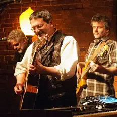 Dengarkan ThorNton Creek, tonton video musik, baca bio, lihat tanggal tur & lainnya!