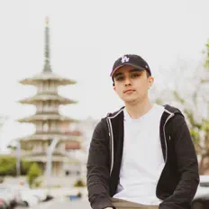 收听 Tunez、观看音乐视频、阅读小传、查看巡演日期等 ！