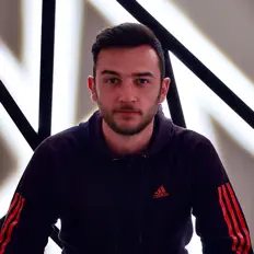 Ascolta Status3, guarda video musicali, leggi la biografia, vedi le date del tour & altro!