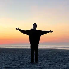 Luister naar Feansta, bekijk muziekvideo's, lees de bio, bekijk de tourdata, en meer!