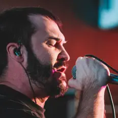 Hör dir shutkaplus an, schau dir Musikvideos an, lies die Biografie, finde Tourdaten und mehr!