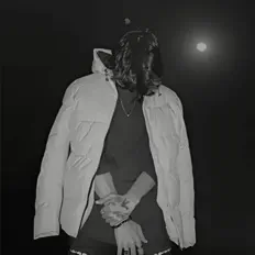 Hör dir Brady an, schau dir Musikvideos an, lies die Biografie, finde Tourdaten und mehr!
