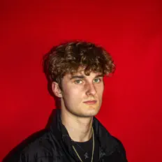 Dengarkan C. Flynn, tonton video musik, baca bio, lihat tanggal tur & lainnya!