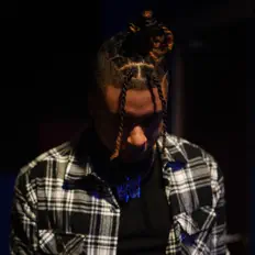 收听 BradyWay、观看音乐视频、阅读小传、查看巡演日期等 ！