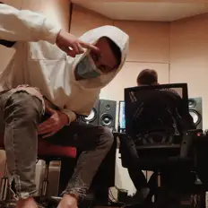 DENDYを聴いたり、ミュージックビデオを鑑賞したり、経歴やツアー日程などを確認したりしましょう！