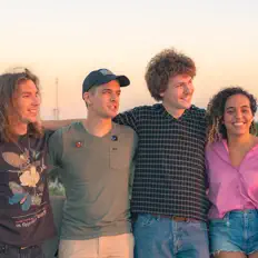 Trevor And The Travelersを聴いたり、ミュージックビデオを鑑賞したり、経歴やツアー日程などを確認したりしましょう！
