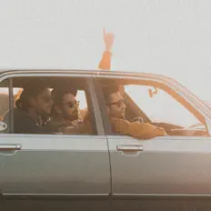 Dengarkan sameday, tonton video musik, baca bio, lihat tanggal tur & lainnya!