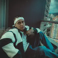收听 Skiny、观看音乐视频、阅读小传、查看巡演日期等 ！