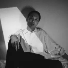 Shunské G을(를) 듣고, 뮤직 비디오를 보고, 약력을 읽고, 투어 일정 등을 확인하세요!