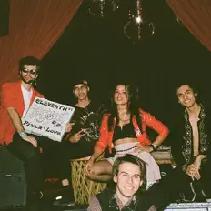 Ouve Raquel Lily, vê vídeos de música, lê a biografia, vê as datas da digressão e muito mais!