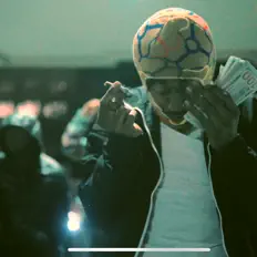 Hör dir LahDeeno an, schau dir Musikvideos an, lies die Biografie, finde Tourdaten und mehr!