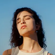 Hör dir עידן לי an, schau dir Musikvideos an, lies die Biografie, finde Tourdaten und mehr!