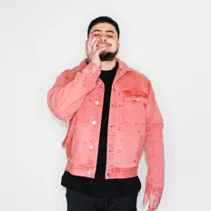 聆聽 OBLUE、觀看音樂影片、閱讀小傳、查看巡演日期等！