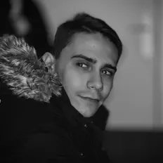 Hör dir TT an, schau dir Musikvideos an, lies die Biografie, finde Tourdaten und mehr!