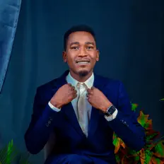 Hör dir Abdul Director an, schau dir Musikvideos an, lies die Biografie, finde Tourdaten und mehr!