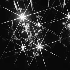 Ouça STR^NGE, assista a videoclipes, leia a biografia, veja as datas das turnês e mais!