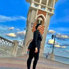 Ascolta Hanan Ahmed, guarda video musicali, leggi la biografia, vedi le date del tour & altro!