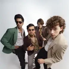 Ascolta Real Albatross, guarda video musicali, leggi la biografia, vedi le date del tour & altro!