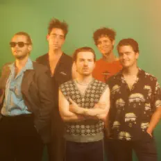 Poslechněte si interpreta Body Horror, sledujte hudební videa, přečtěte si životopis, podívejte se na data turné a další informace.