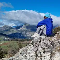 Ouça ELIE, assista a videoclipes, leia a biografia, veja as datas das turnês e mais!