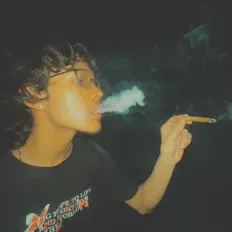 Dengarkan klo, tonton video musik, baca bio, lihat tanggal tur & lainnya!