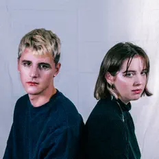 Ouve Kompliss, vê vídeos de música, lê a biografia, vê as datas da digressão e muito mais!