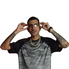 Hör dir MAK ZERO ONZE an, schau dir Musikvideos an, lies die Biografie, finde Tourdaten und mehr!