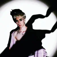 Escucha a undefined, mira vídeos musicales, lee la biografía, consulta fechas de giras y mucho más.