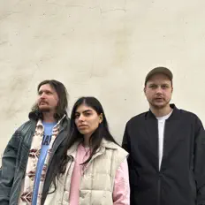 Escucha a САММЕР КОМА, mira videos musicales, lee su biografía, consulta las fechas de las gira y más.