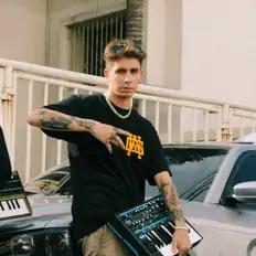 聆聽 Conebeat、觀看音樂影片、閱讀小傳、查看巡演日期等！