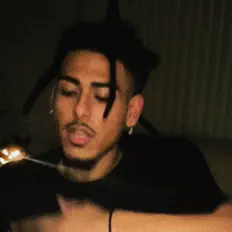 Lil Bear सुनें, म्यूज़िक वीडियो देखें, बायो पढ़ें, दौरे की तारीखें और बहुत कुछ देखें!