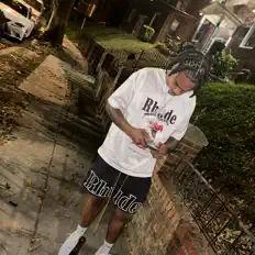 聆聽 TheRealBoogie、觀看音樂影片、閱讀小傳、查看巡演日期等！