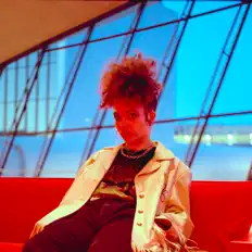 Escucha a Isa Reyes, mira videos musicales, lee su biografía, consulta las fechas de las gira y más.