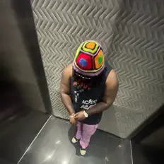 Dengarkan $mooove, tonton video musik, baca bio, lihat tanggal tur & lainnya!