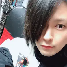 Hugo dinle, müzik videolarını izle, biyografisini oku, tur tarihlerini ve daha fazlasını gör!