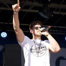 Buck Juniorを聴いたり、ミュージックビデオを鑑賞したり、経歴やツアー日程などを確認したりしましょう！