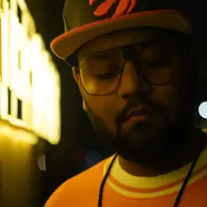 Cafy Khanを聴いたり、ミュージックビデオを鑑賞したり、経歴やツアー日程などを確認したりしましょう！