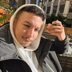 聆聽 Damon Broussard、觀看音樂影片、閱讀小傳、查看巡演日期等！